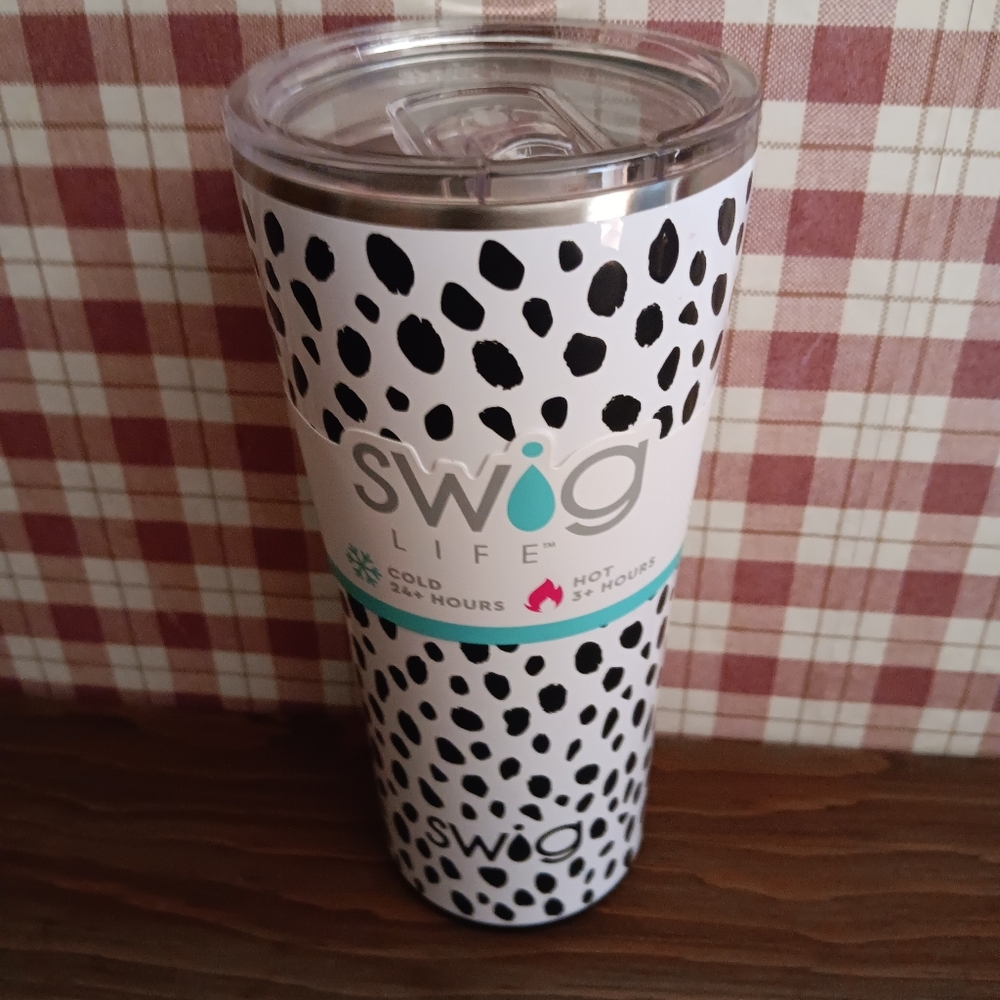NWT 22oz swig life tumbler